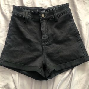 Fashion nova high waisted shorts